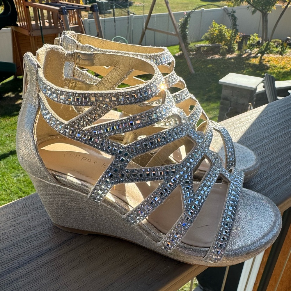 Gladiator wedges✨